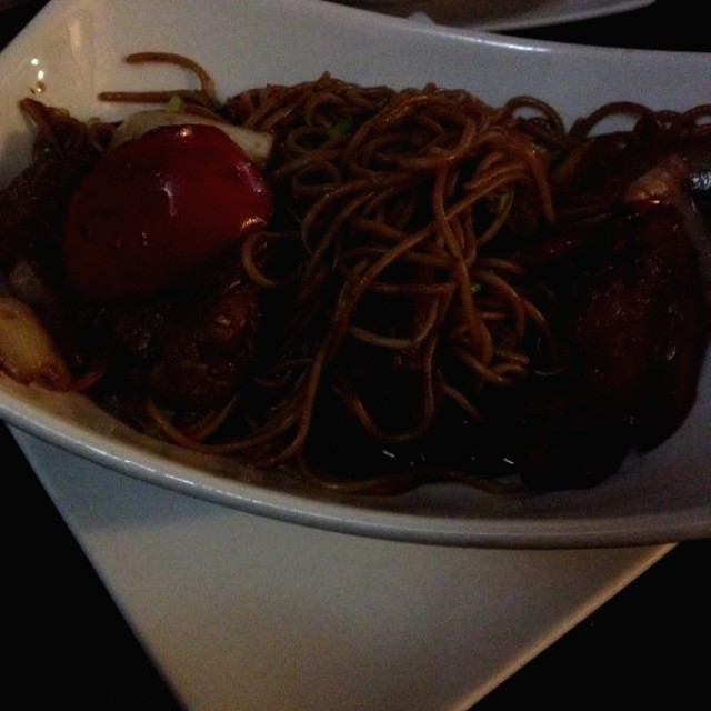 Tallarines con Lomo Saltado