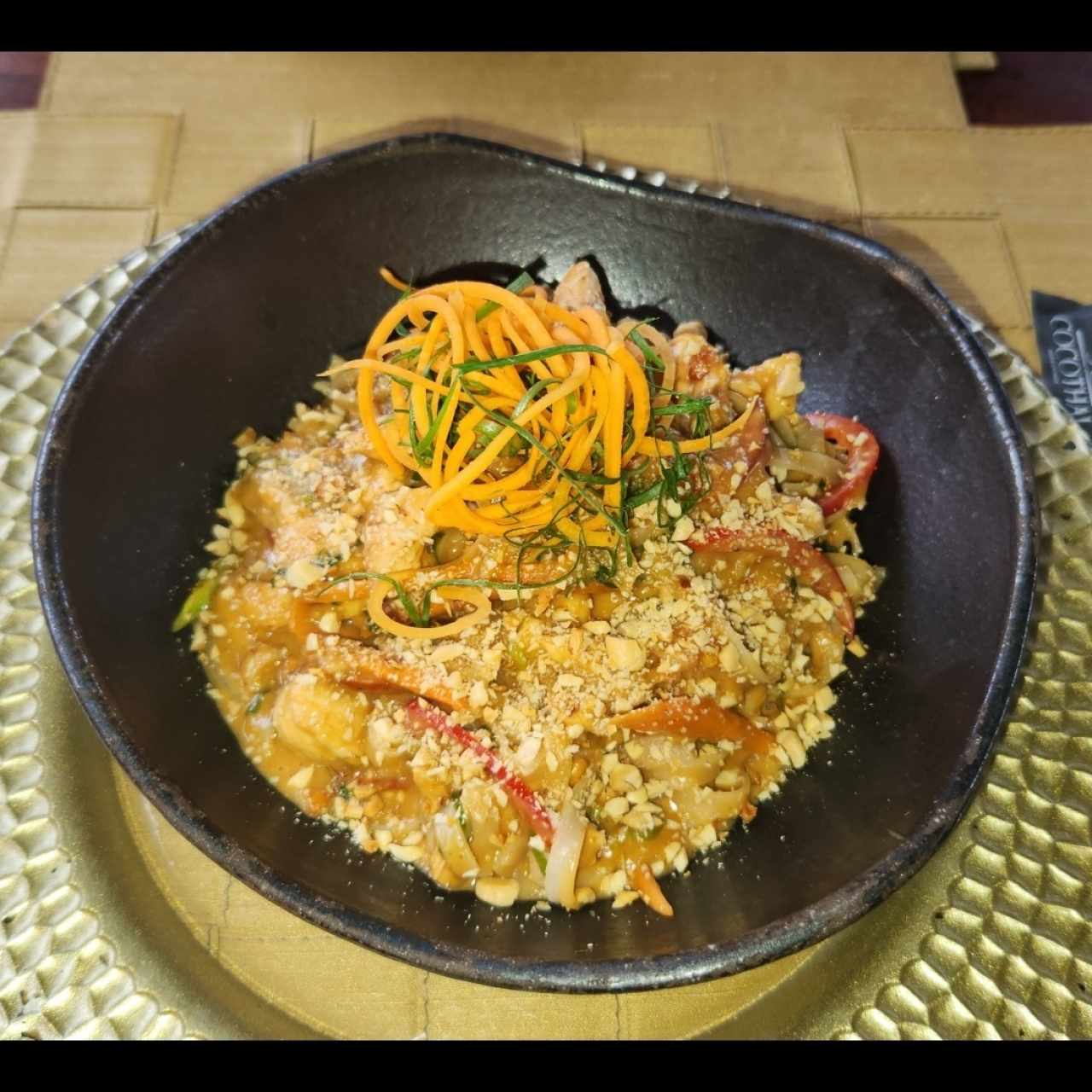 Pad thai de pollo