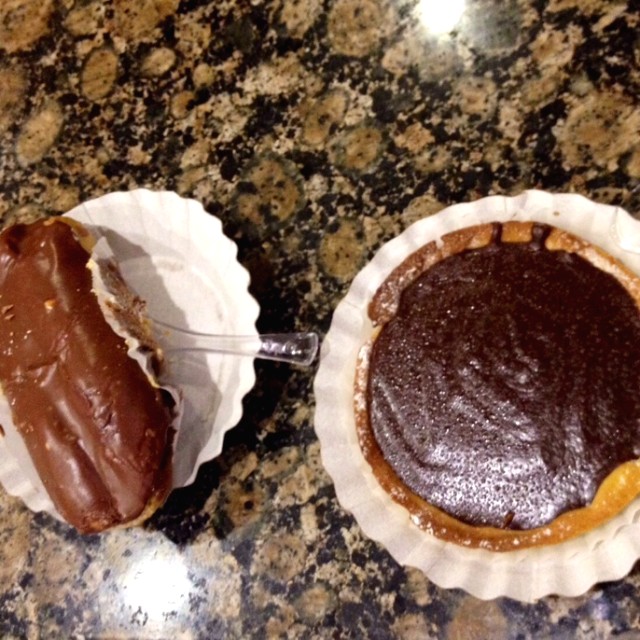 Éclair y Tartaleta de Chocolate 