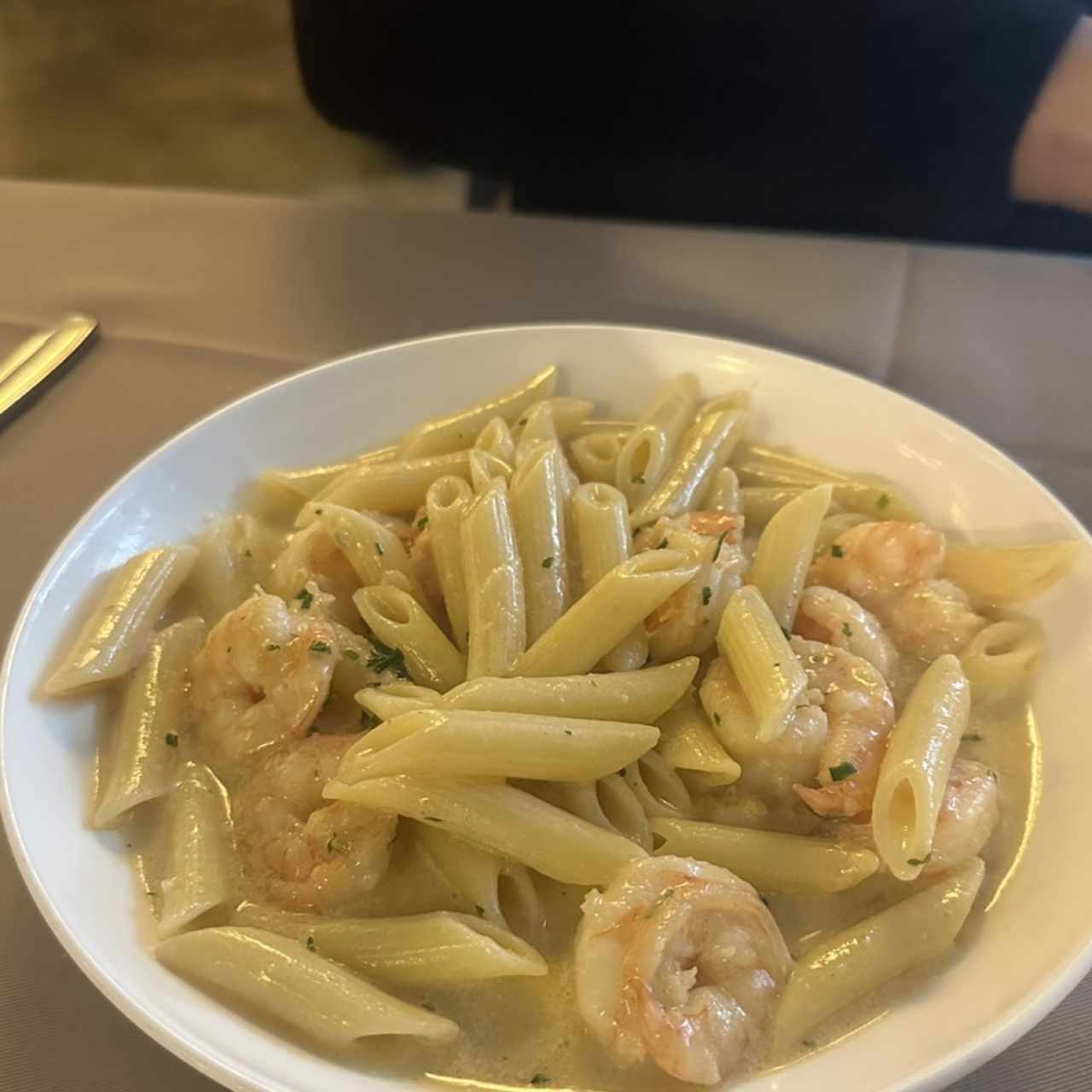 PENNETTE CON CAMARONES, CREMA Y VODKA