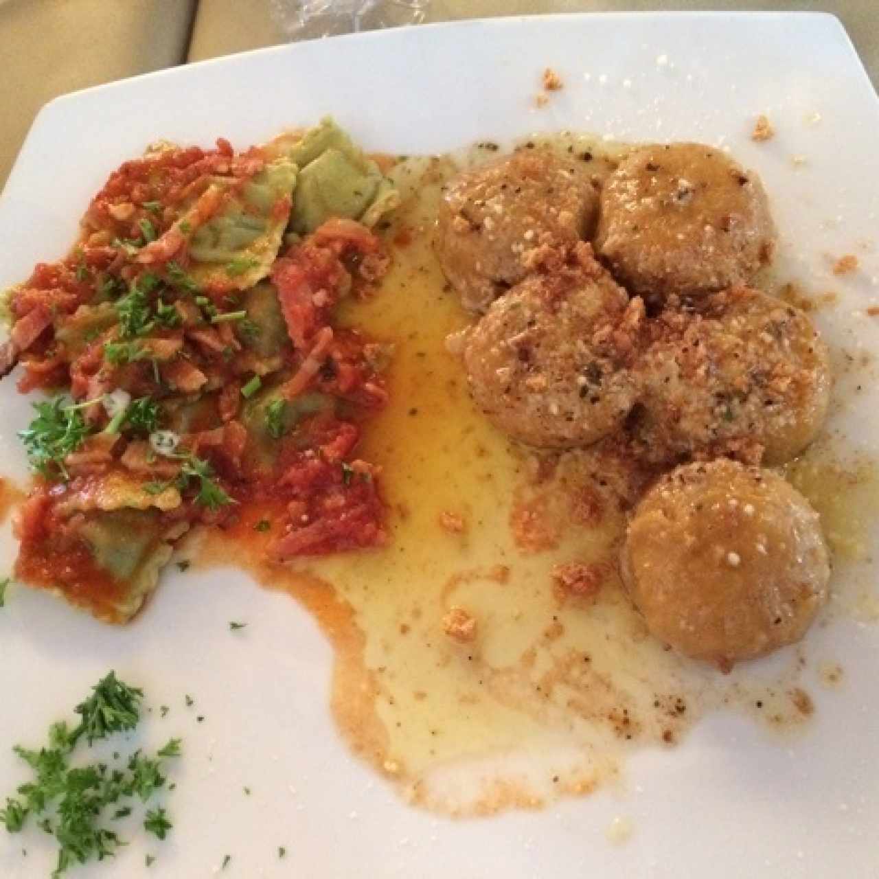 raviollis de espinaca y ñokis de ciruela