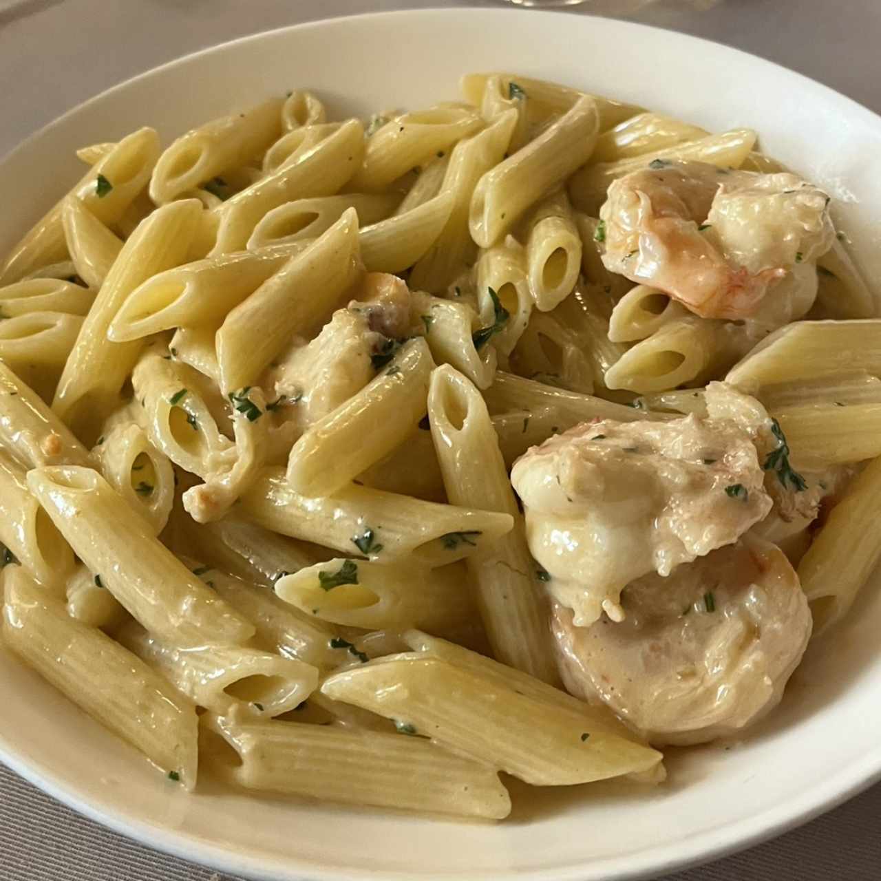 Penne a la crema y langostinos 