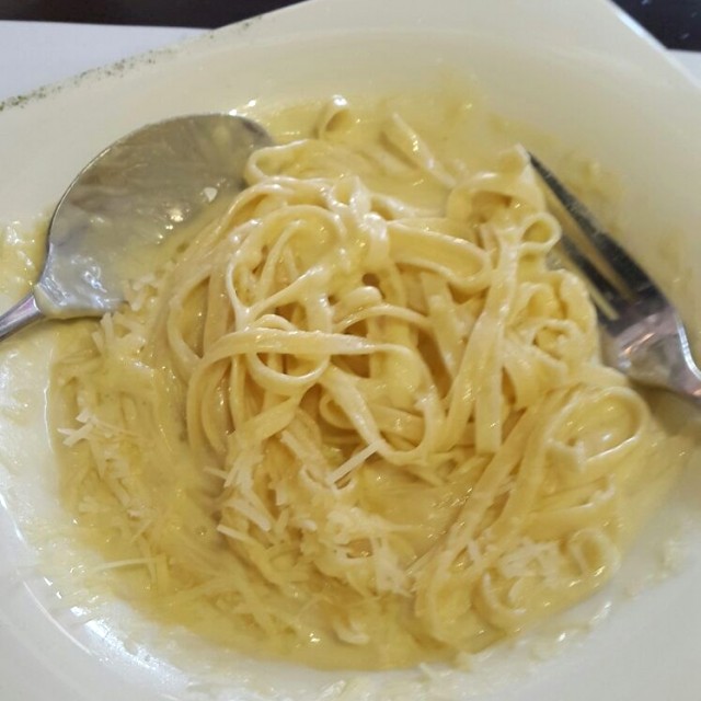 Linguinni fornaio con aceite de trufas 