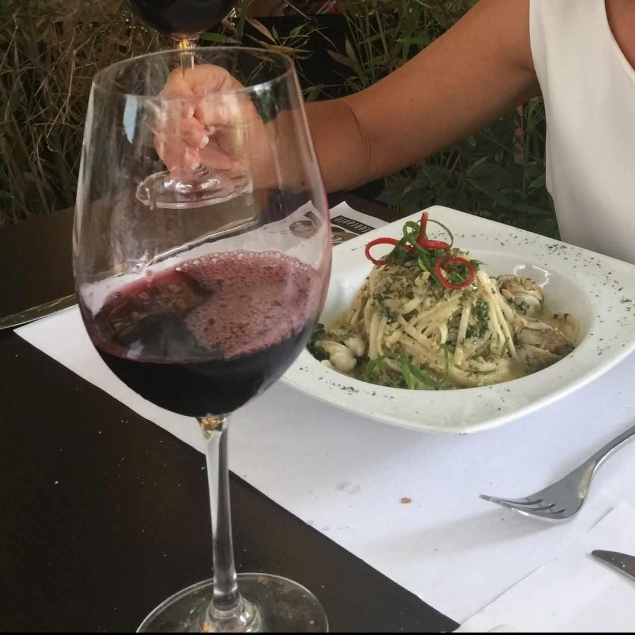 linguine vongole.   vino Portillo malbec