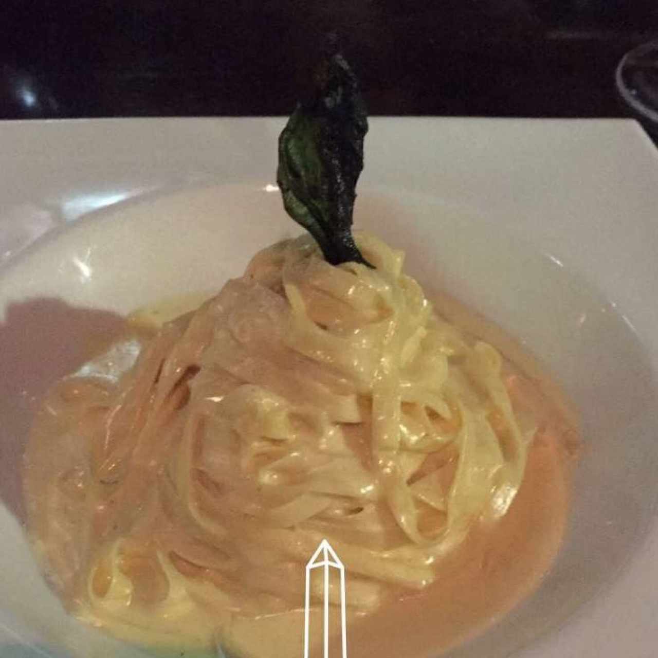 fetuccini cuatro quesos con aceite de trufa 