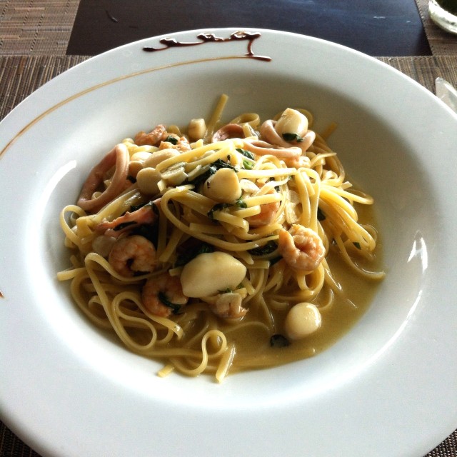 Linguini Oglio e aglio fruto di mare