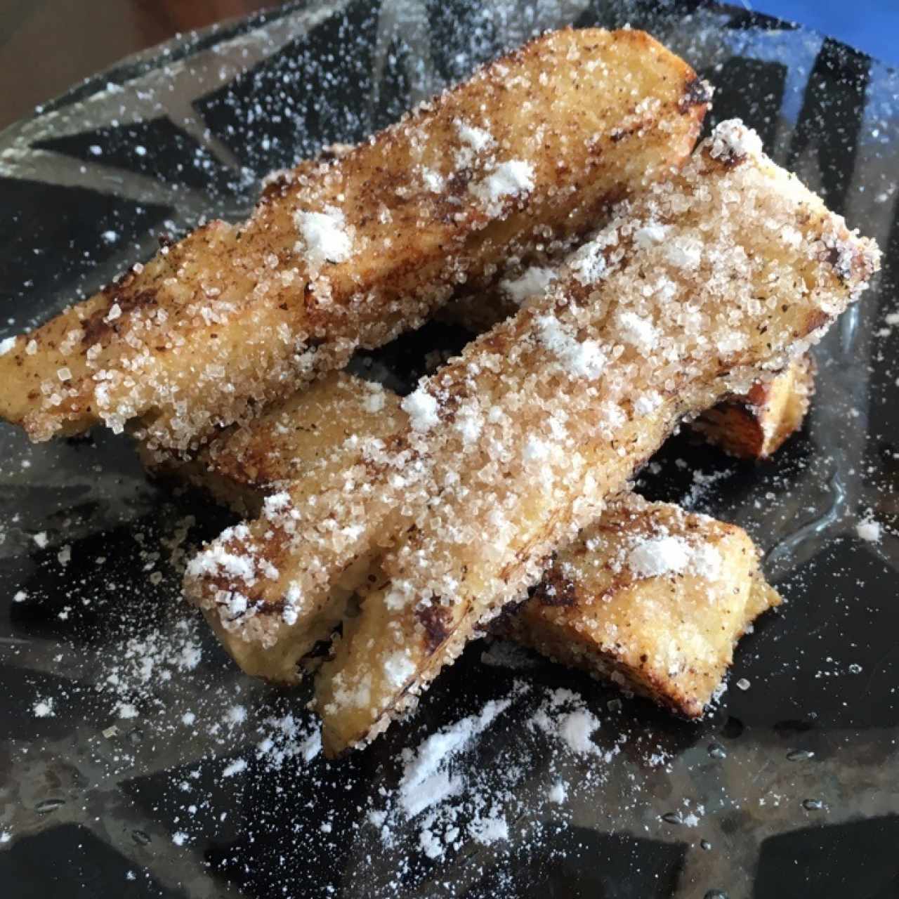 Palitos de tostada francesa con azúcar y canela