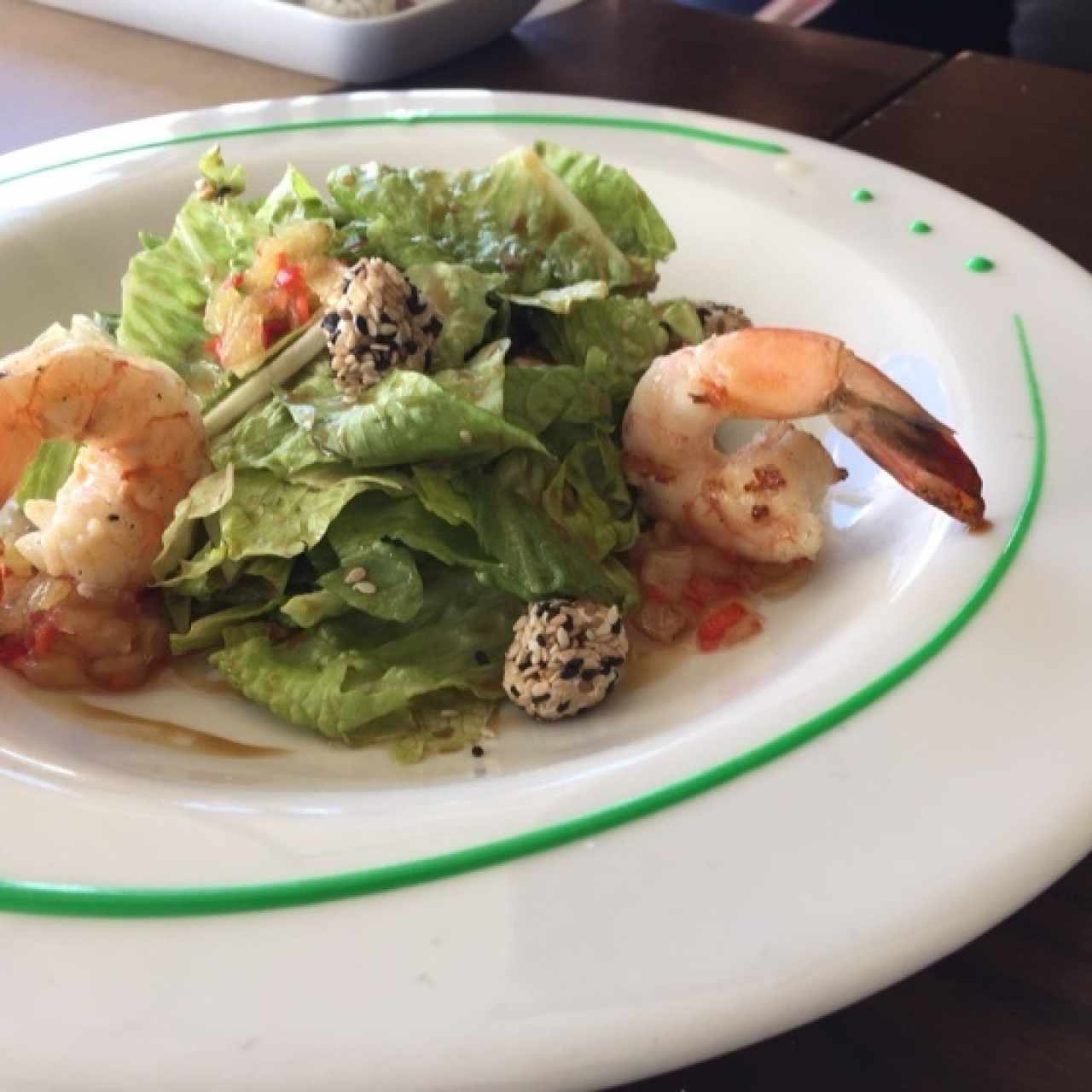 Ensalada con langostinos 