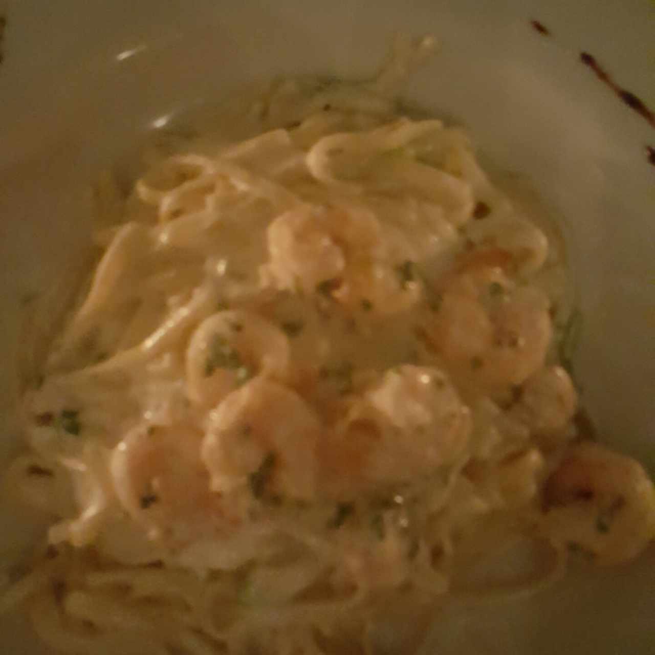 Linguini con camarones en salsa blanca