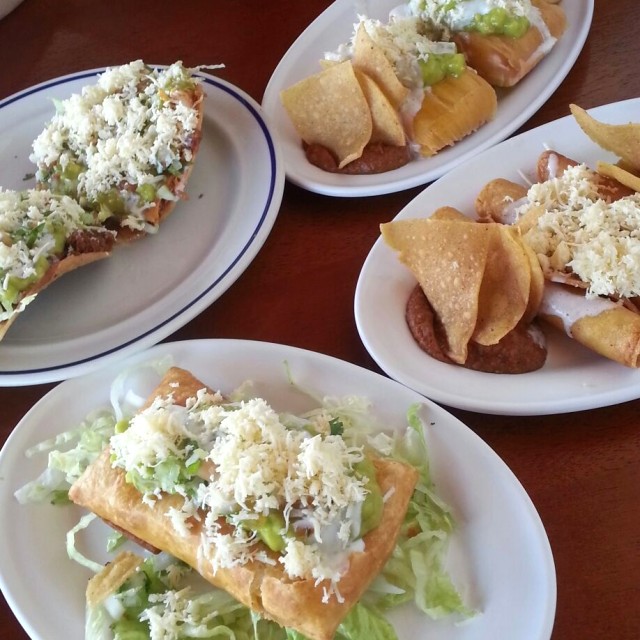 Tostadas, tamales, flautas y chimichanga 