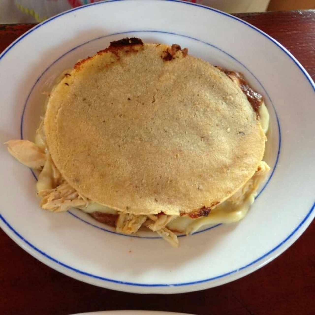 quesadilla de pollo y chorizo