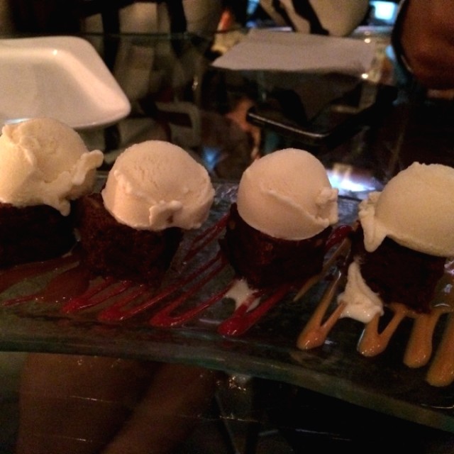 Brownies con helado