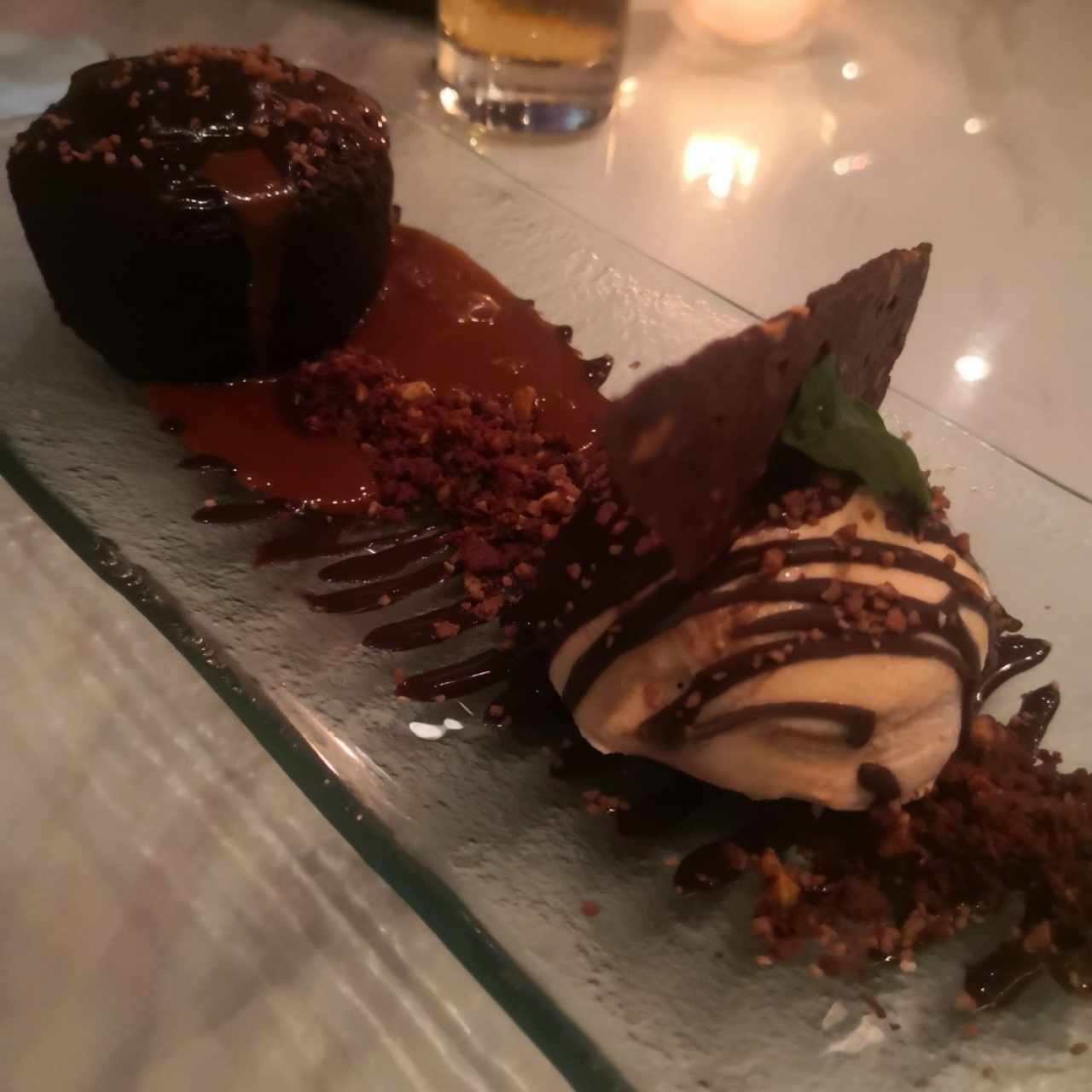 Volcan de chocolate y dulce de leche