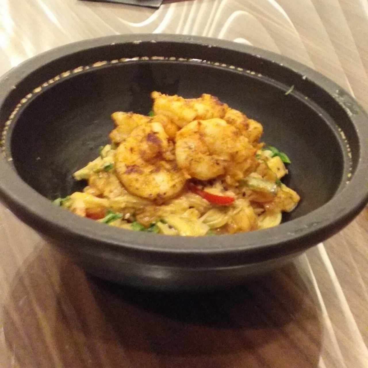 langostinos al grill con tallarines al curry