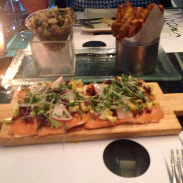 Ceviche de mero y pizzeta de salmón 