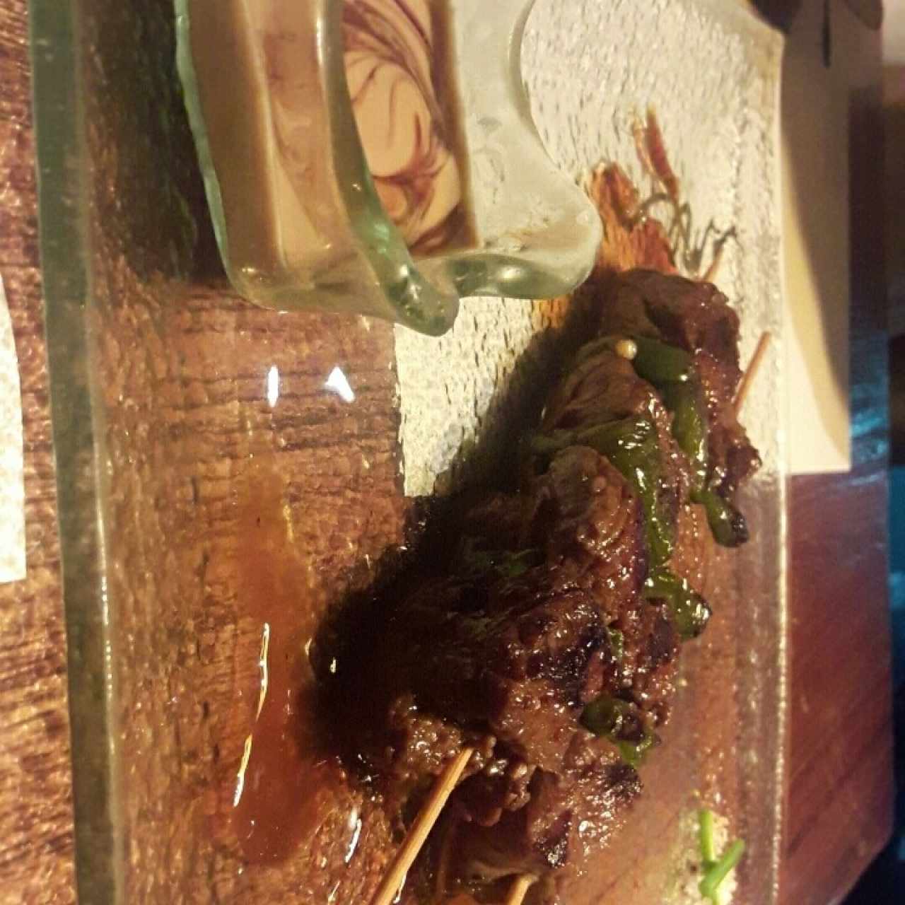 Brochetas de Bife con pimentones de Padrón 