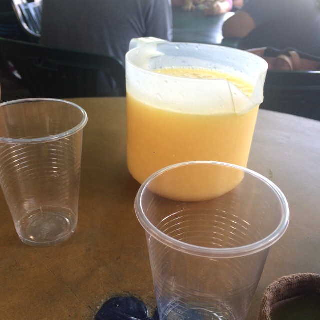 Jarra pequeña - jugo de parchita- cap 4 vasos