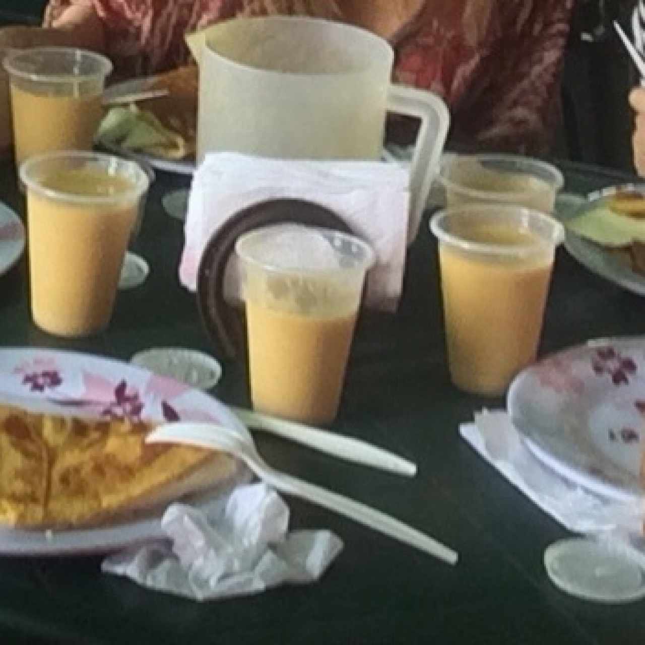Cachapas y jugo de durazno