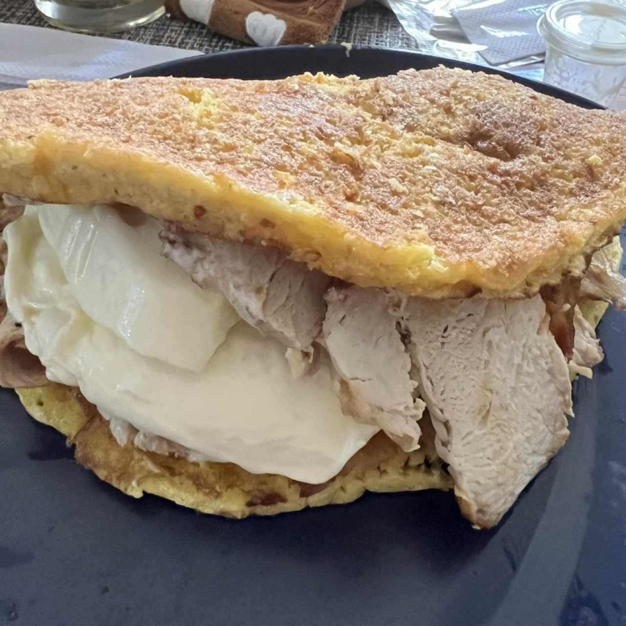 MIXTA (PERNIL Y QUESO) Ó (COCHINO FRITO Y QUESO)
