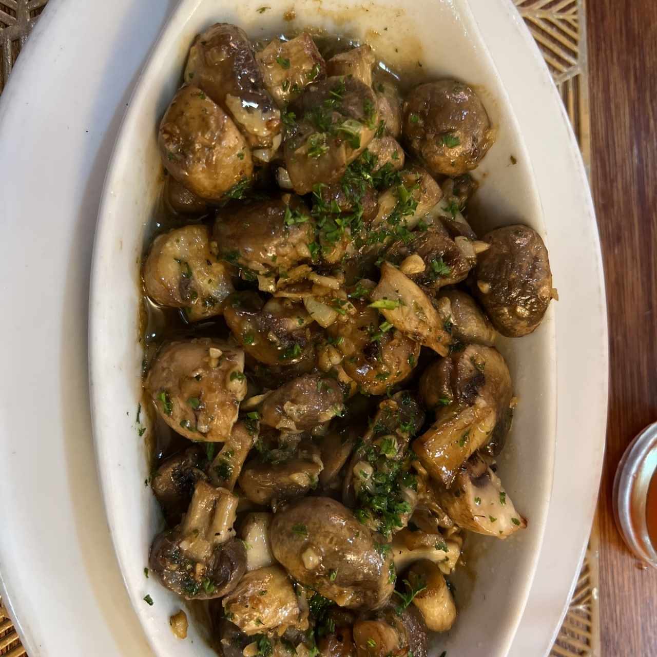 Champiñones al ajillo 