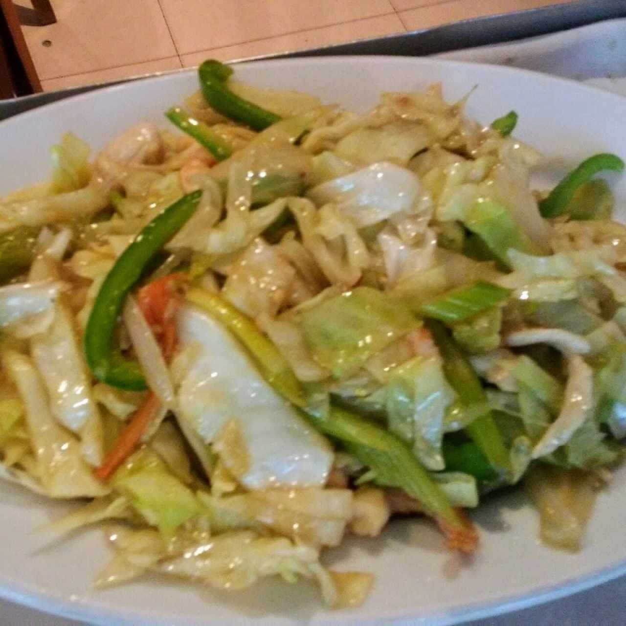 Chop Suey Camarones y Pollo