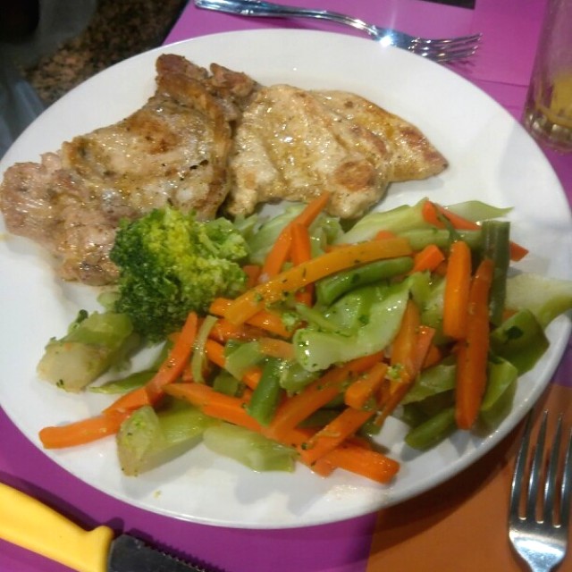 Pollo a la Plancha y Vegetales al Vapor