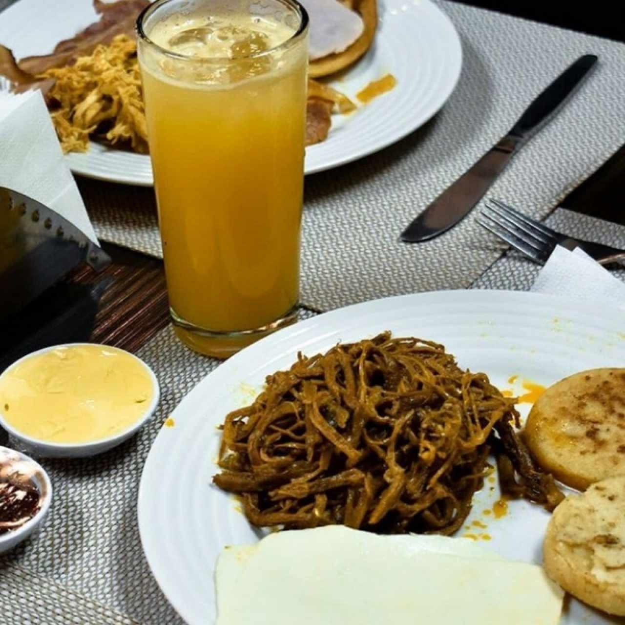 Desayuno bufette...