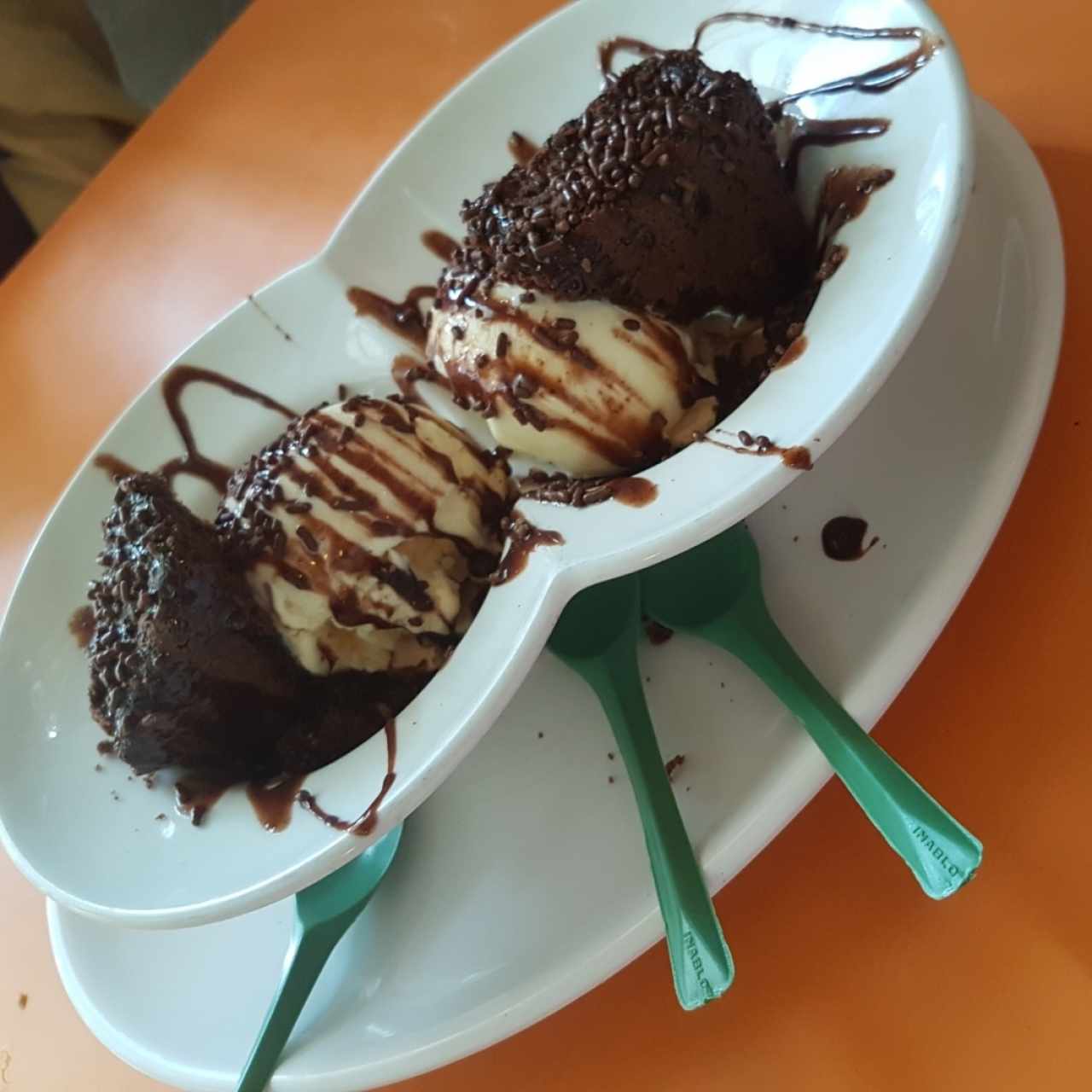 helado de brownie