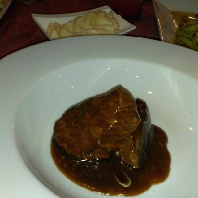 Lomito en salsa demiglace con puré