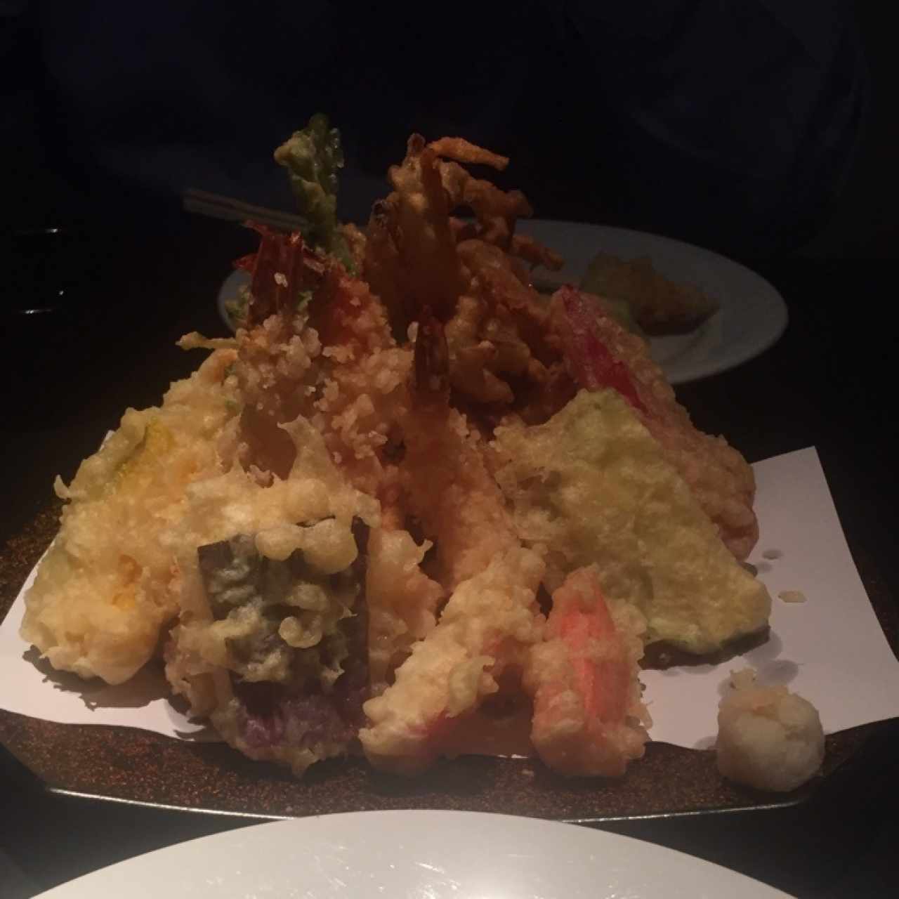 Tempura de langostinos y vegetales