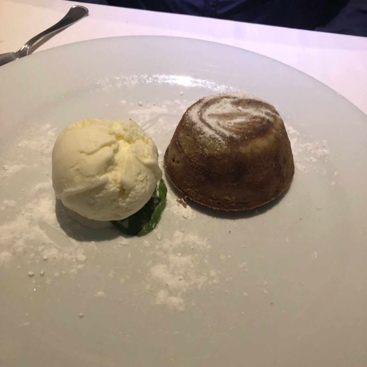 Volcan de chocolate con helado de vainilla
