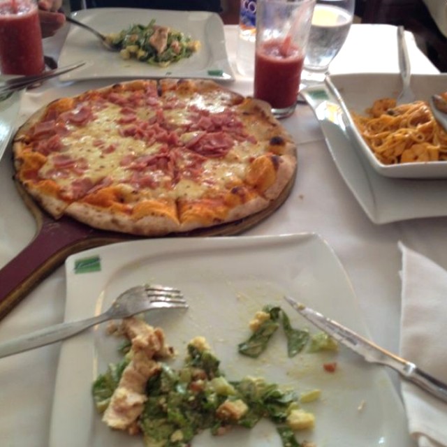 Cesar con pizza Margarita 