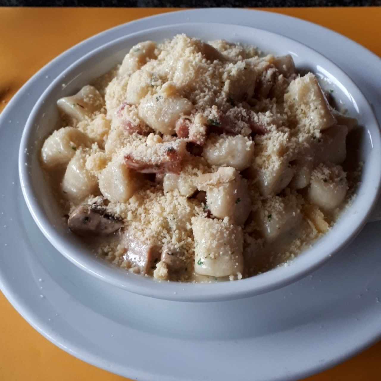 ñoquis a la carbonara