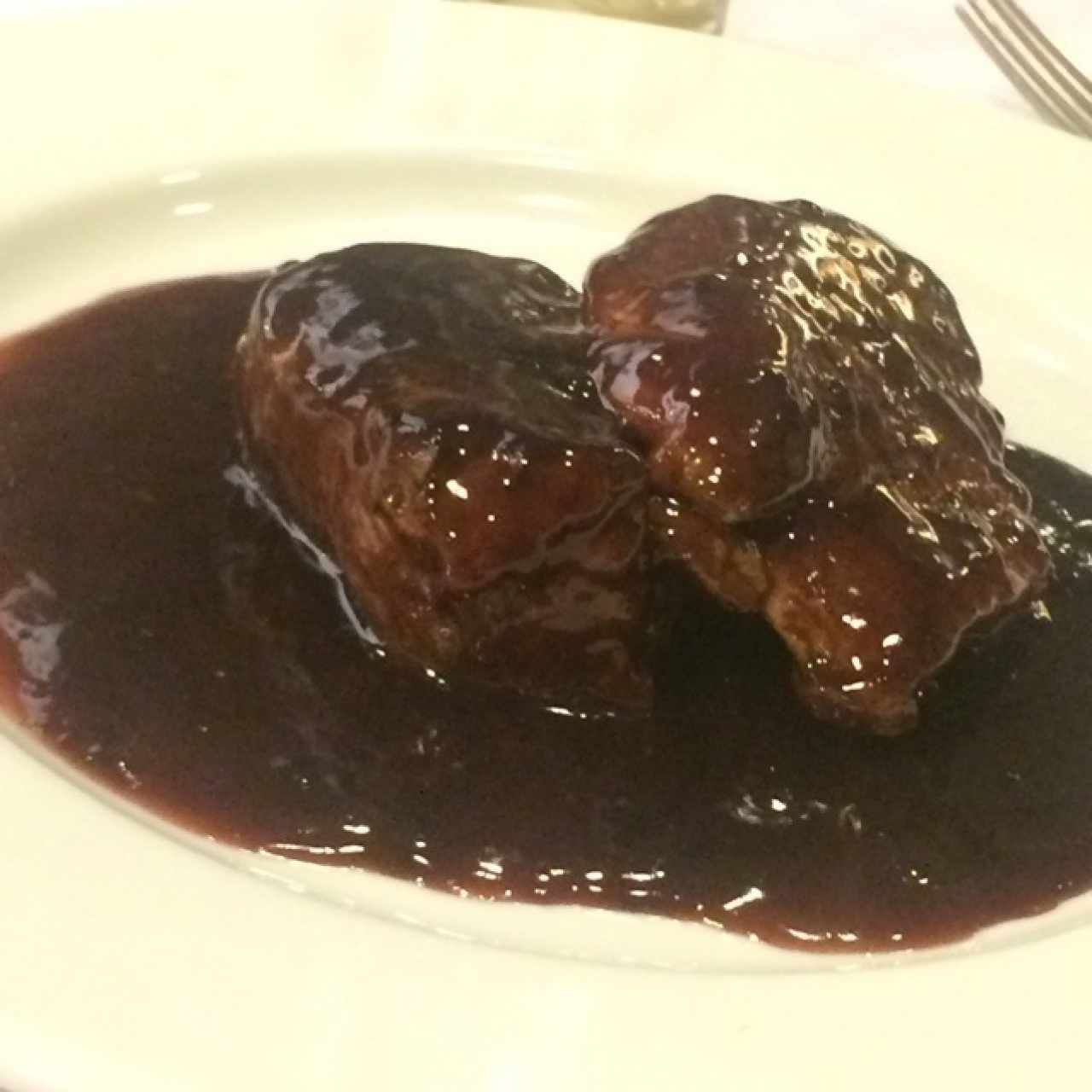 medallones de carne con reduccion de vino