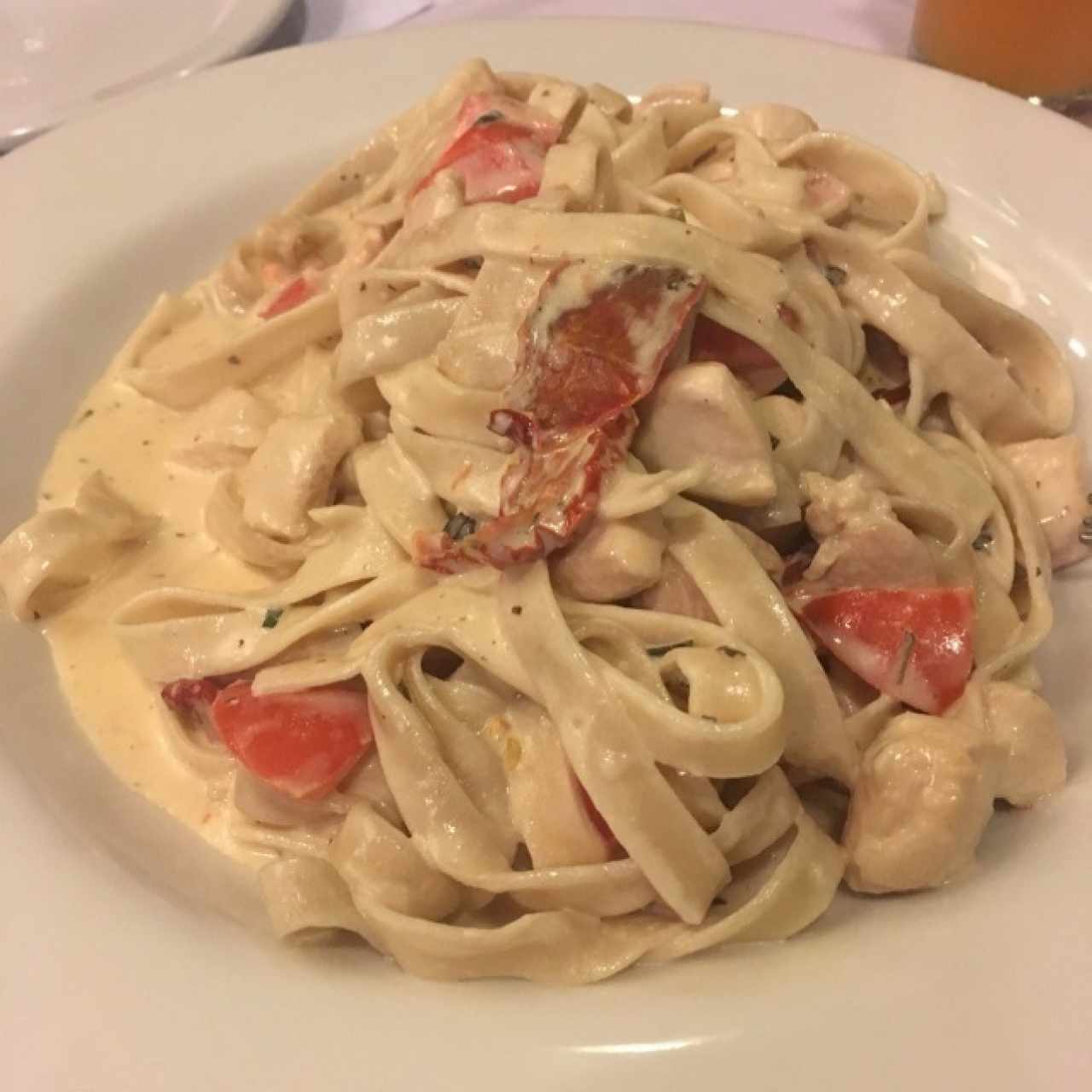 tallarines pollo tomate fresco y tomates secos 