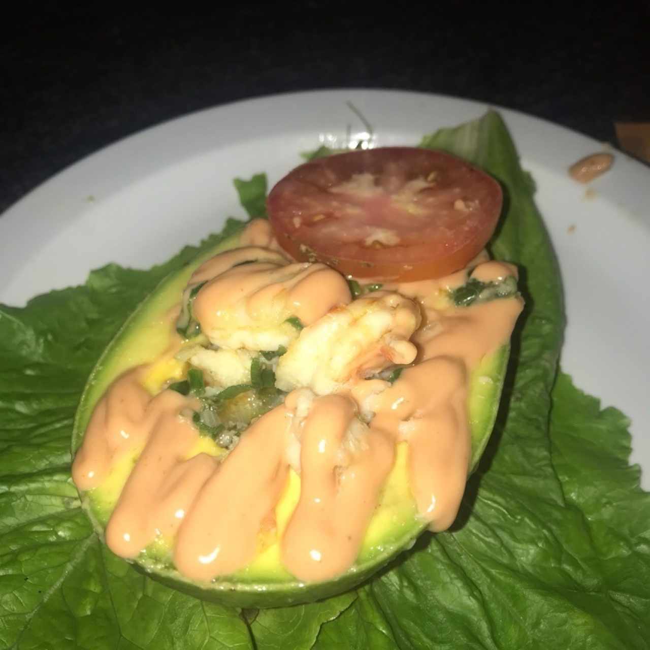 Camarones con aguacate en salsa rosada 