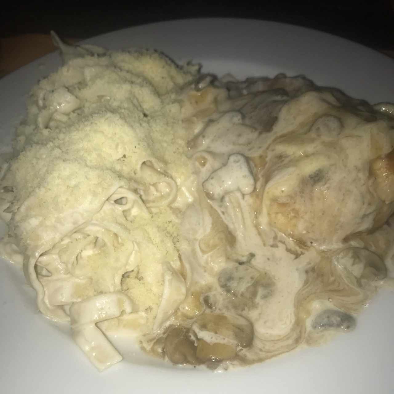 Cartocho de Pollo c/Linguinis