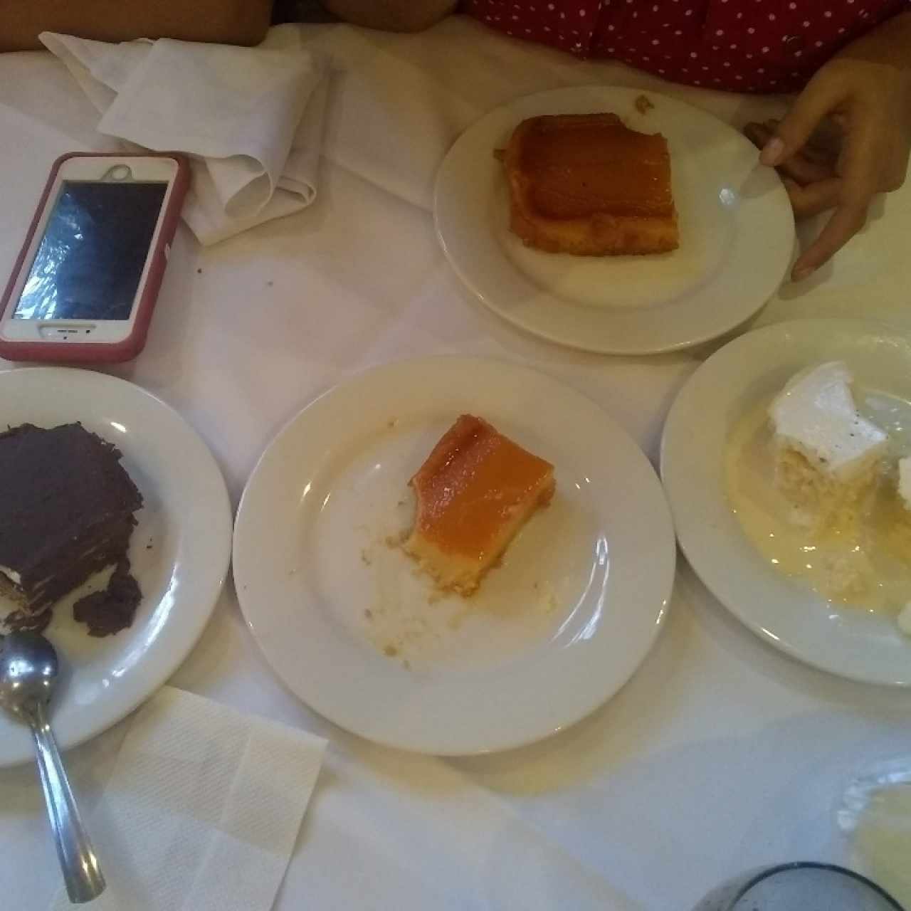 tres leches, marquesa de chocolate y tocinillo del cielo