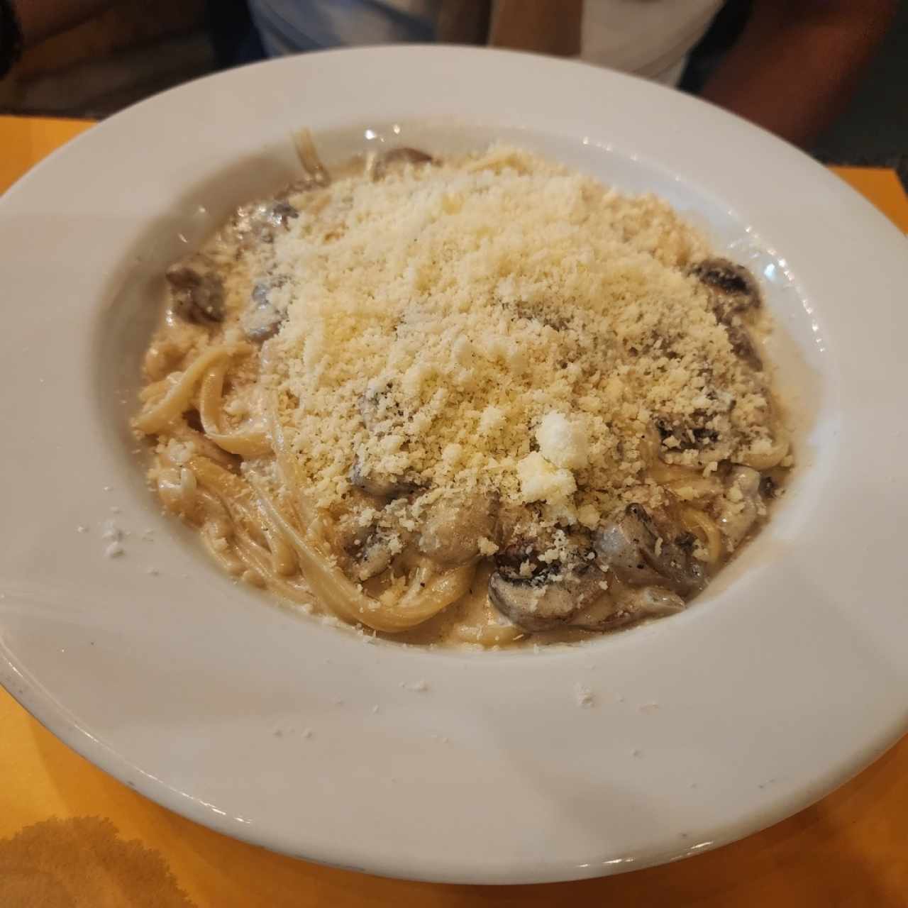 Espaguetis con Hongos