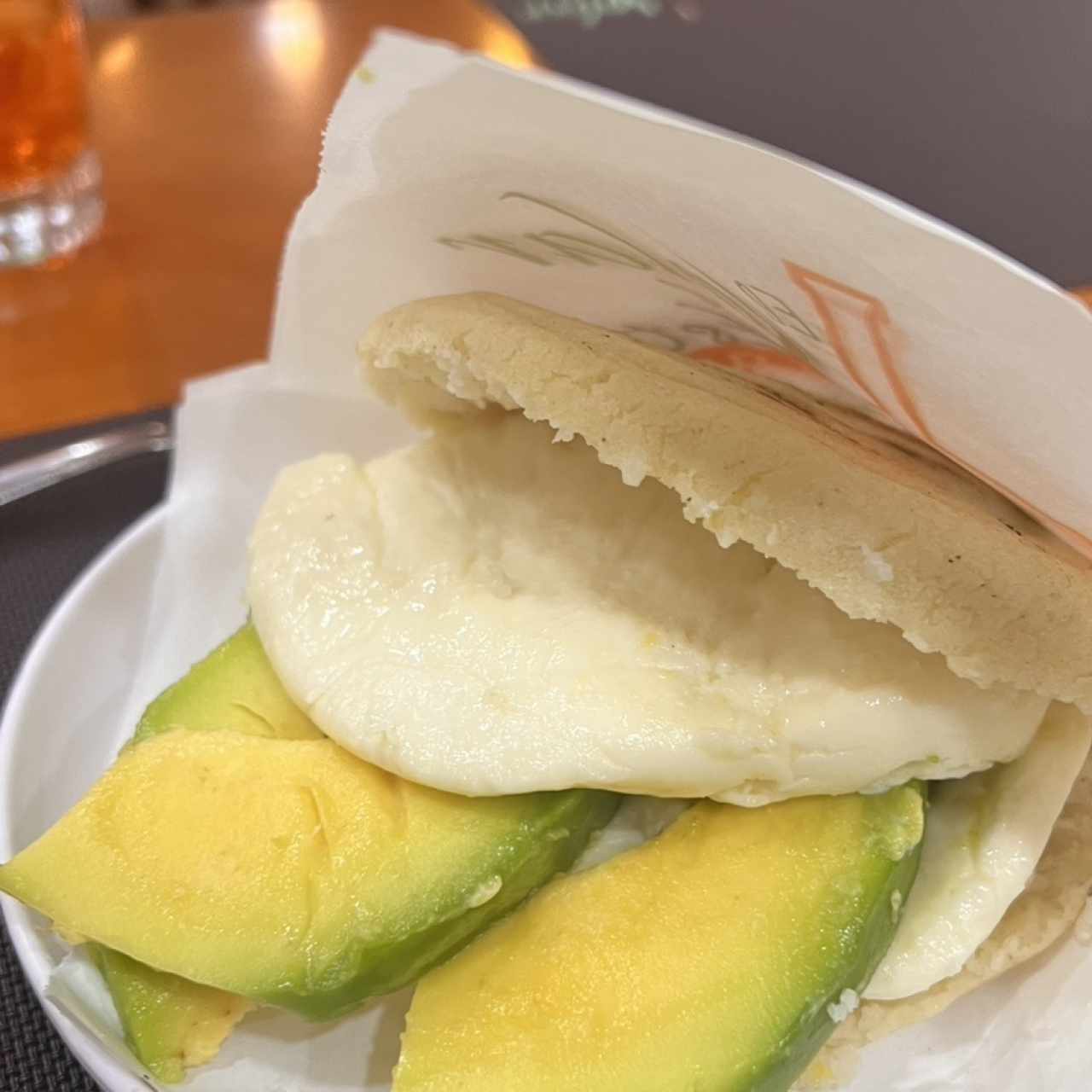Arepa de Aguacate y Telita