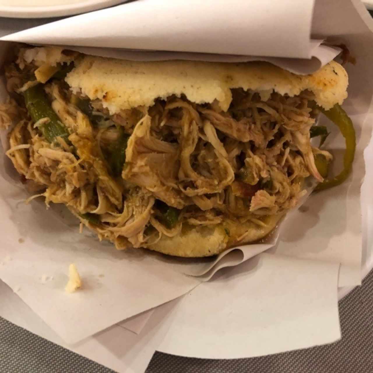 arepa de pollo 