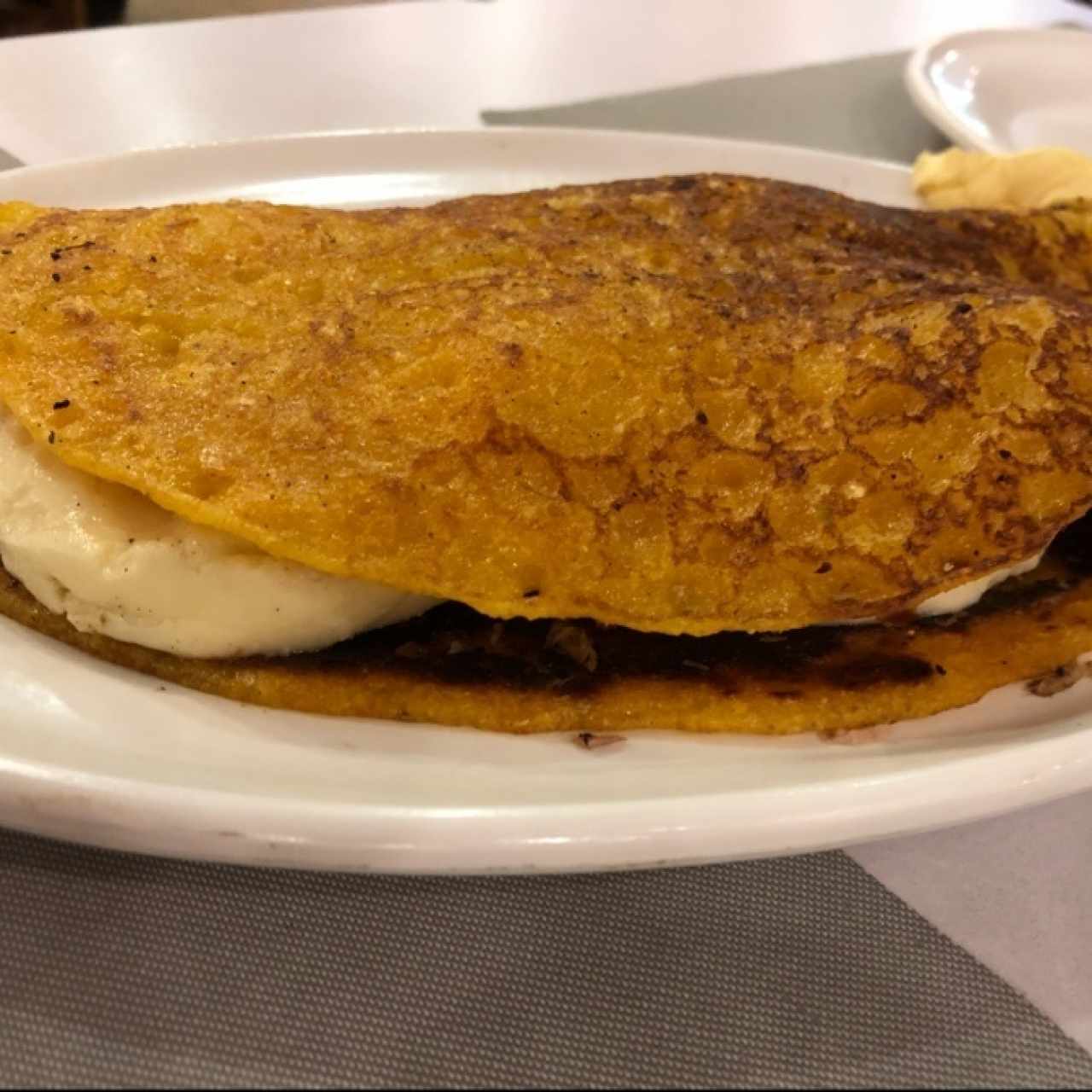 cachapa con queso de mano