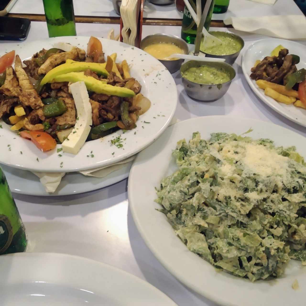 parrilla salteada y Ensalada a Cesar