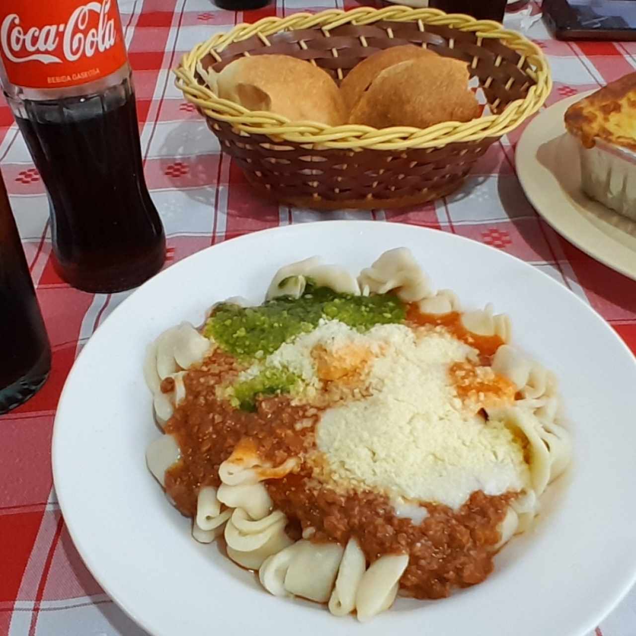 Tortelini cuatro salsas