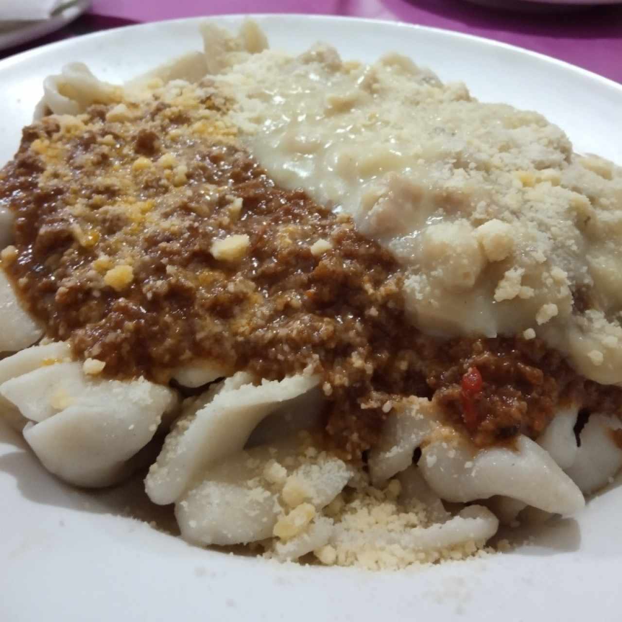 Tortellinis rellenos y carbonara