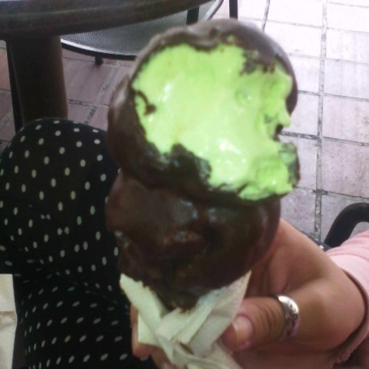 Pistacho con capa de chocolate