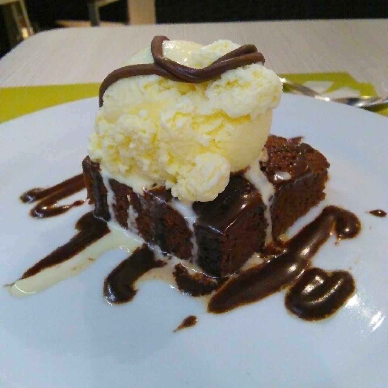 Brownie Chocolate y Helado 