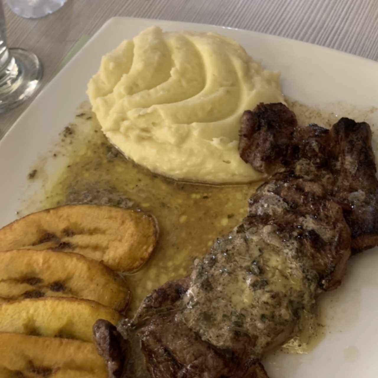 Solomo con puré 
