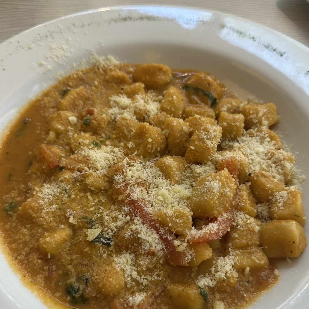 Ñoquis de calabaza en salsa fileto