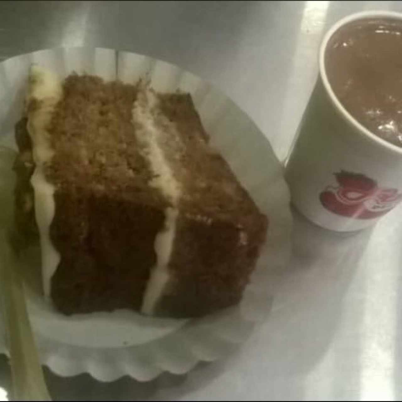 Excelente Torta de Chocolate acompañada de un rico Papelón con limón..!